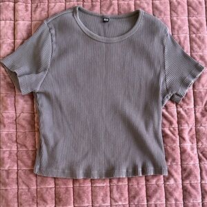 Women’s Uniqlo Ribbed Short Sleeve Top in Gray Medium